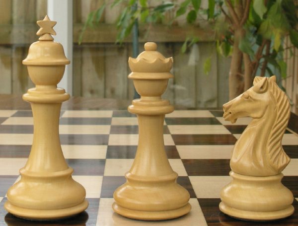 Old Deuteronomy Triple Weighted Felted Ebony Staunton Chess Pieces - Image 3