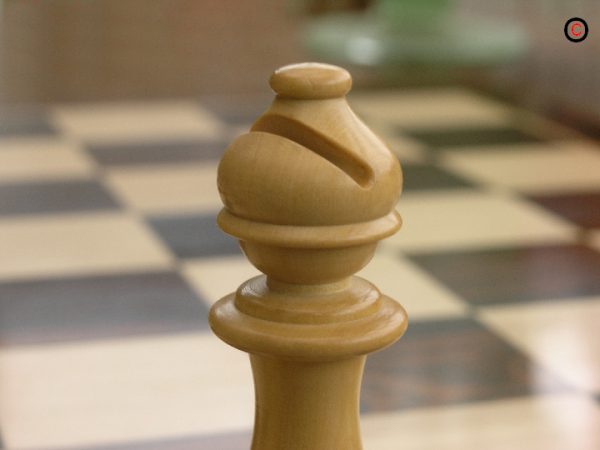 Old Deuteronomy Triple Weighted Felted Ebony Staunton Chess Pieces - Image 10