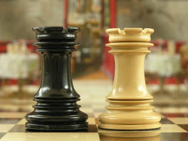 The Ashia in Ebony Triple Weight Chess Pieces - Image 3