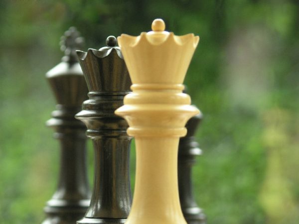 The Original King Charles in Ebonised Triple Weighted Chess Pieces - Image 5