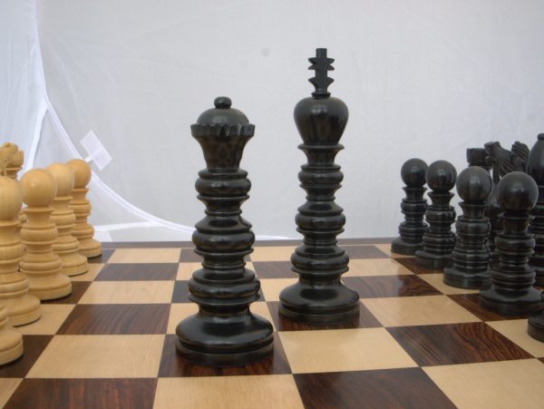 Utopian Dream in Ebony - 5.5 inches Chess Set - Image 4