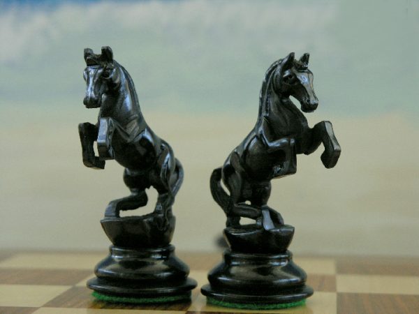 Alexander the Great in Ebony Chess Pieces - Image 8
