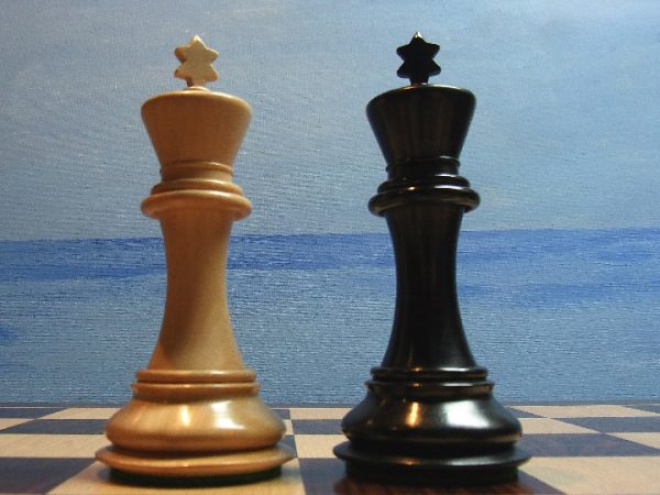 The Paxman Ebony Chess Pieces - Image 3