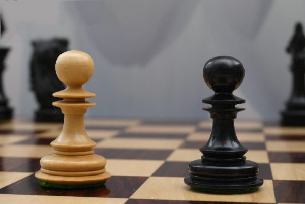 The Montreal Chess Set in Ebony - Image 8