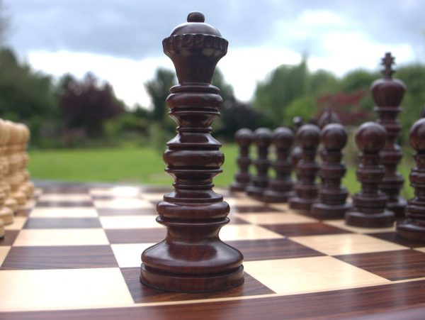 Utopian Dream in Bud Rosewood - 5.5 inches Chess Set - Image 6