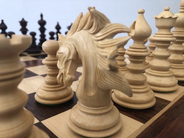 The Salvador Bud Rosewood Limited Edition Chess Set - Image 3