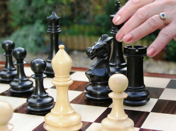 Chamfered Base Triple Weighted Staunton Ebonised - 5 inch King Chess Pieces - Image 5