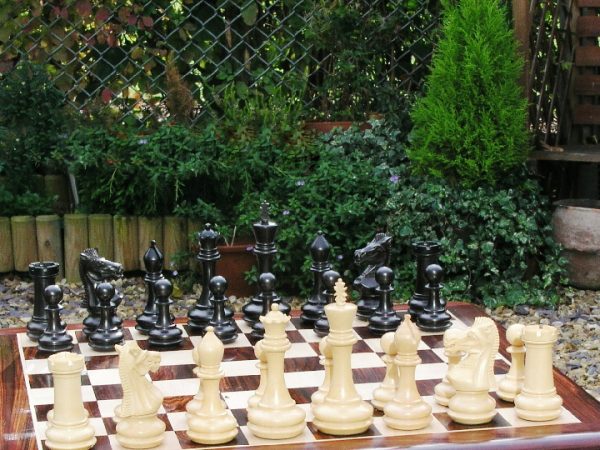 Chamfered Base Triple Weighted Staunton Ebonised - 5 inch King Chess Pieces - Image 6