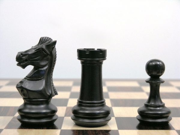 Chamfered Base Triple Weighted Staunton Ebonised - 5 inch King Chess Pieces - Image 7