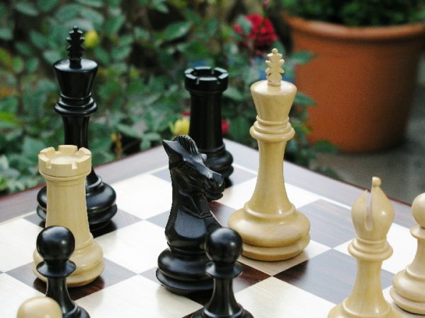 Chamfered Base Triple Weighted Staunton Ebonised - 5 inch King Chess Pieces - Image 9