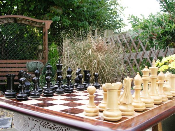 Chamfered Base Triple Weighted Staunton Ebonised - 5 inch King Chess Pieces - Image 11