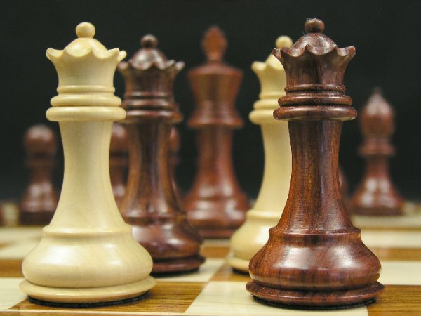Margaret Anne Knight Staunton Bud Rosewood 3.5 inch King Chess Pieces - Image 2