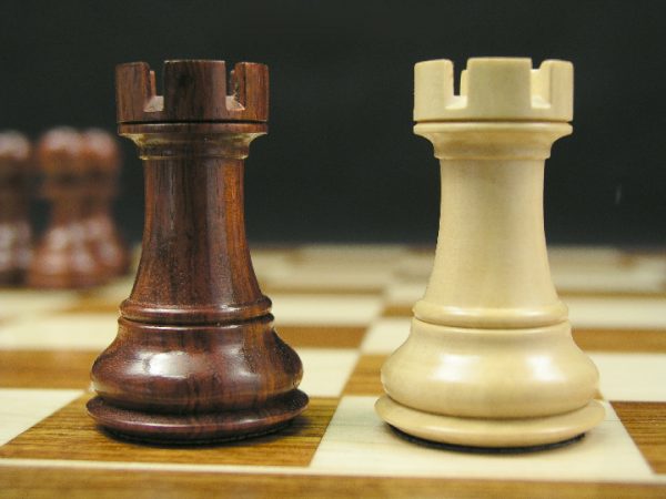 Margaret Anne Knight Staunton Bud Rosewood 3.5 inch King Chess Pieces - Image 5