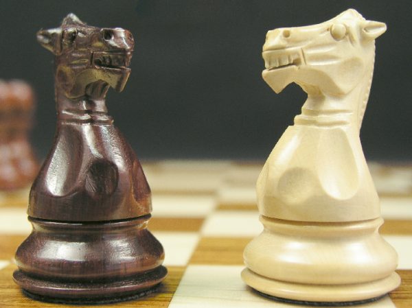 Margaret Anne Knight Staunton Bud Rosewood 3.5 inch King Chess Pieces - Image 6