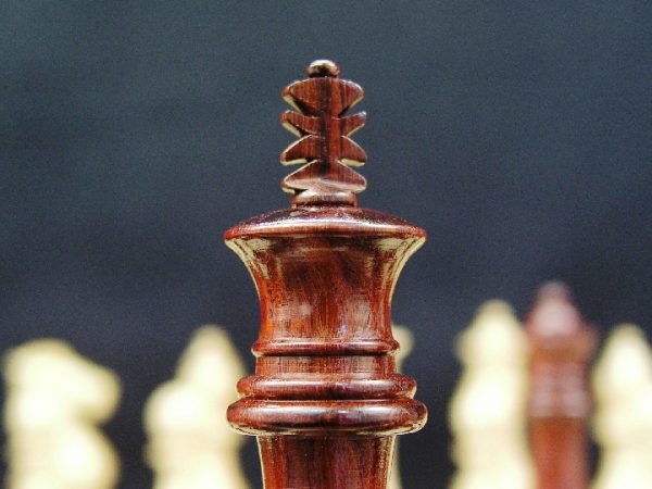 Royal Knight Bud Rosewood Staunton Chess Pieces