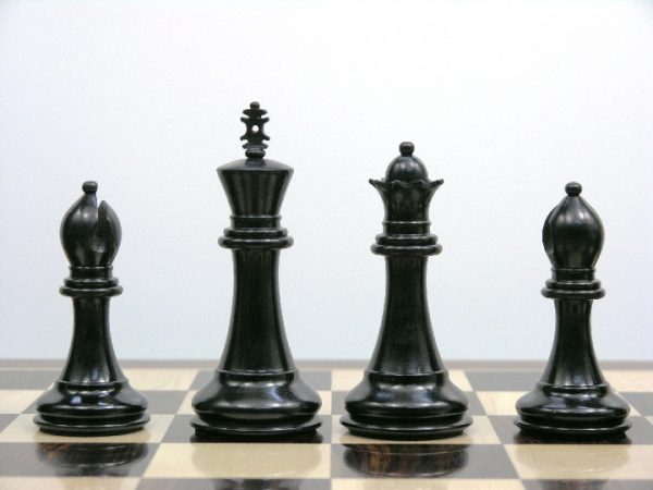 The Earl Anthony Staunton Triple Weight in Ebony Chess Pieces - Image 2