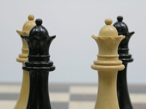 The Earl Anthony Staunton Triple Weight in Ebony Chess Pieces - Image 6