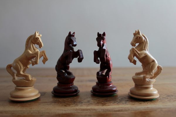 Alexander the Great in Bud Rosewood Chess Pieces - Image 3