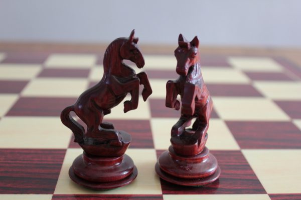 Alexander the Great in Bud Rosewood Chess Pieces - Image 5