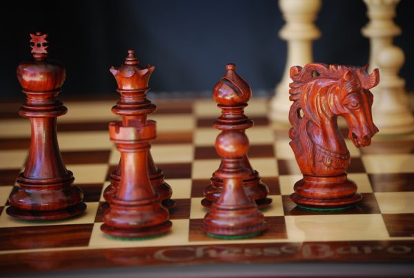 The Zacharus Bud Rosewood Chess Pieces - Image 2