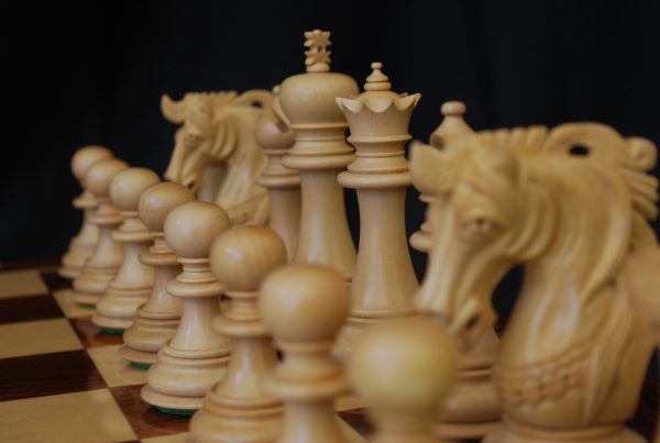 The Zacharus Bud Rosewood Chess Pieces - Image 3