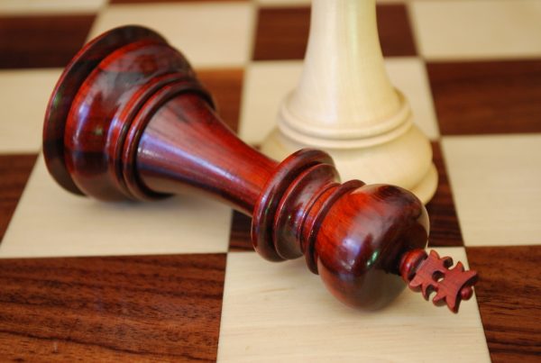 The Zacharus Bud Rosewood Chess Pieces - Image 5