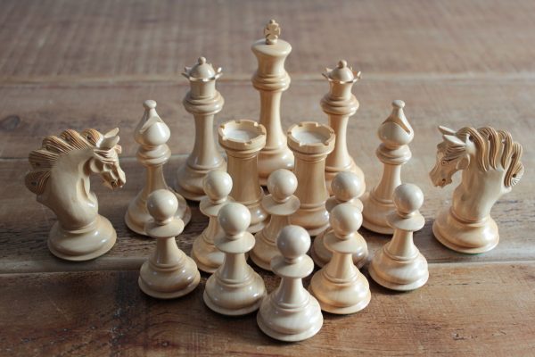The Mayfield Triple Weighted Chess Pieces in Cocobolo - Image 10