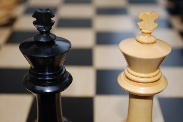 The Joust Set of in Ebony Chess Pieces - Image 3