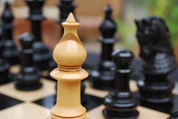 The Joust Set of in Ebony Chess Pieces - Image 8