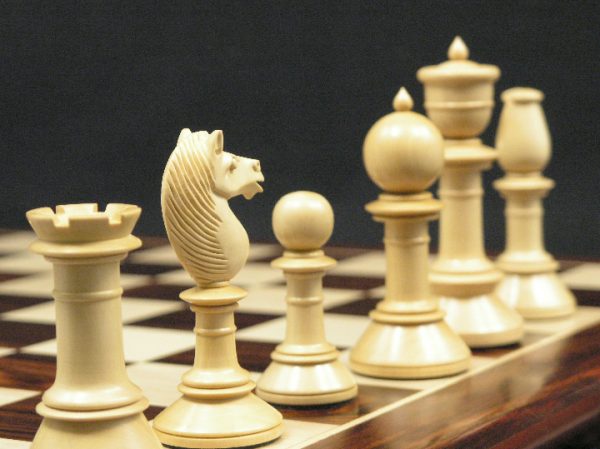Reproduction Antique Triple Weighted Chess Set - Bud Rosewood Chess Pieces
