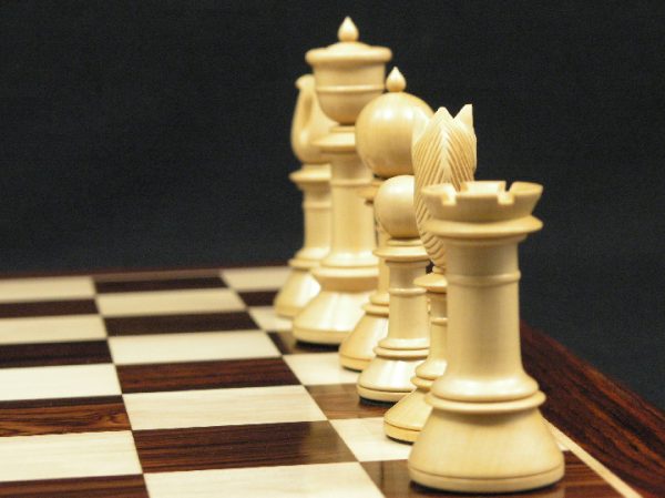 Reproduction Antique Triple Weighted Chess Set - Bud Rosewood Chess Pieces - Image 4
