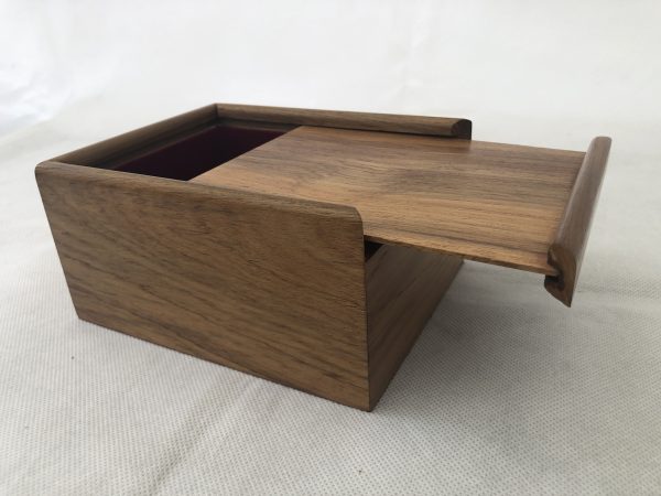 Solid Acacia Wood Chess Case 7 x 6 x 3 inches - Image 6