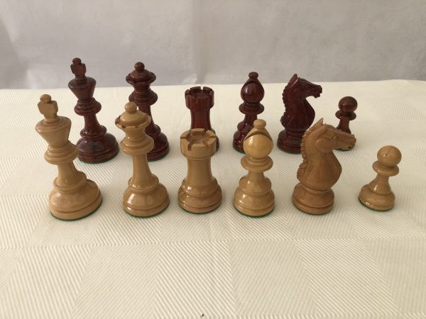 Middle Eastern Gloss Chess Set with Bespoke Case - Image 23
