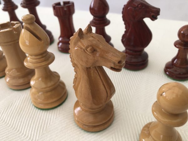 Middle Eastern Gloss Chess Set with Bespoke Case - Image 2