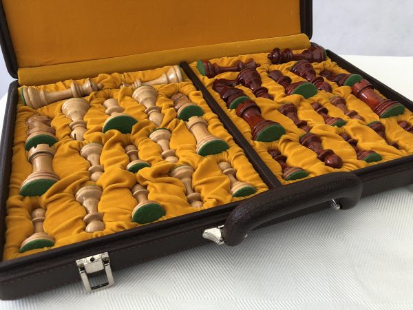 Middle Eastern Gloss Chess Set with Bespoke Case - Image 7