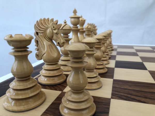 The Renaissance - Gloss Ebony Triple Weight Chess Set - Image 8