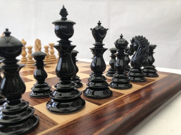 The Renaissance - Gloss Ebony Triple Weight Chess Set - Image 12