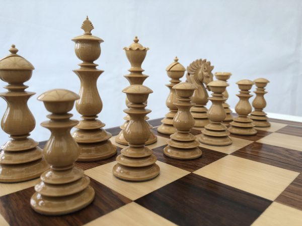 The Renaissance - Gloss Ebony Triple Weight Chess Set - Image 13