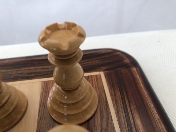 The Renaissance - Gloss Ebony Triple Weight Chess Set - Image 2