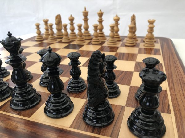 The Renaissance - Gloss Ebony Triple Weight Chess Set - Image 6