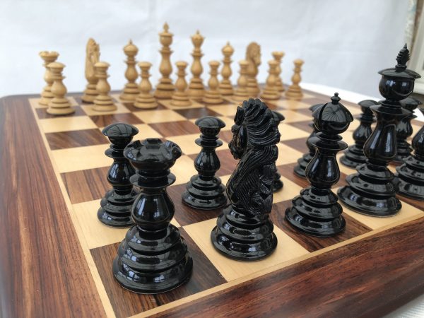 The Renaissance - Gloss Ebony Triple Weight Chess Set - Image 7
