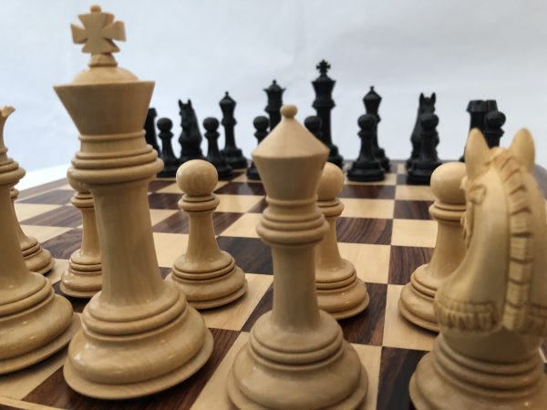 The Cambridge - Ebony Triple Weight Chess Set - Image 4