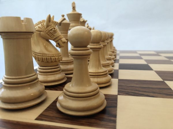 The Cambridge - Ebony Triple Weight Chess Set - Image 12