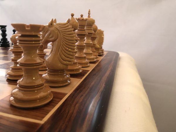 The Moroccan - Gloss Ebony Triple Weight Chess Set - Image 10