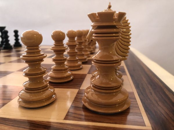 The Moroccan - Gloss Ebony Triple Weight Chess Set - Image 11