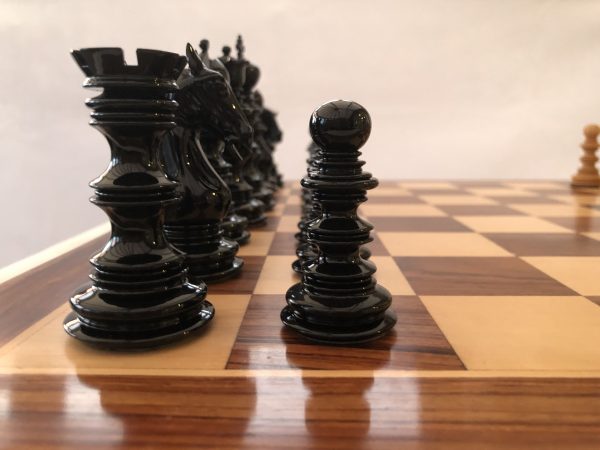 The Moroccan - Gloss Ebony Triple Weight Chess Set - Image 15
