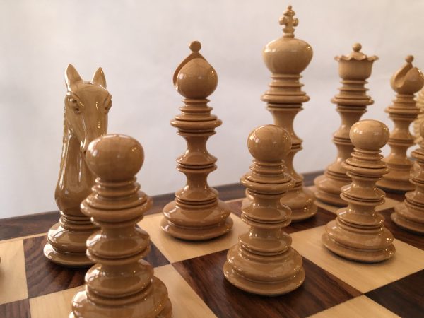 The Moroccan - Gloss Ebony Triple Weight Chess Set - Image 18