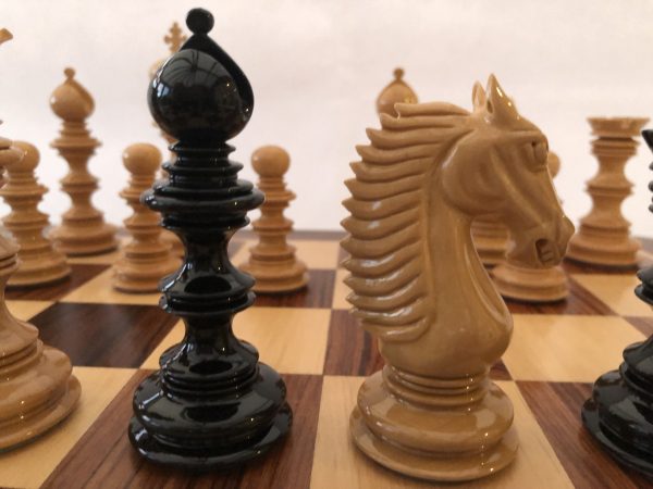 The Moroccan - Gloss Ebony Triple Weight Chess Set - Image 24