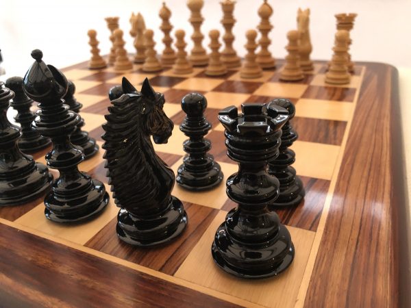 The Moroccan - Gloss Ebony Triple Weight Chess Set - Image 3