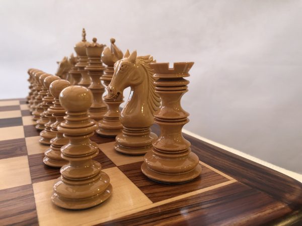 The Moroccan - Gloss Ebony Triple Weight Chess Set - Image 9
